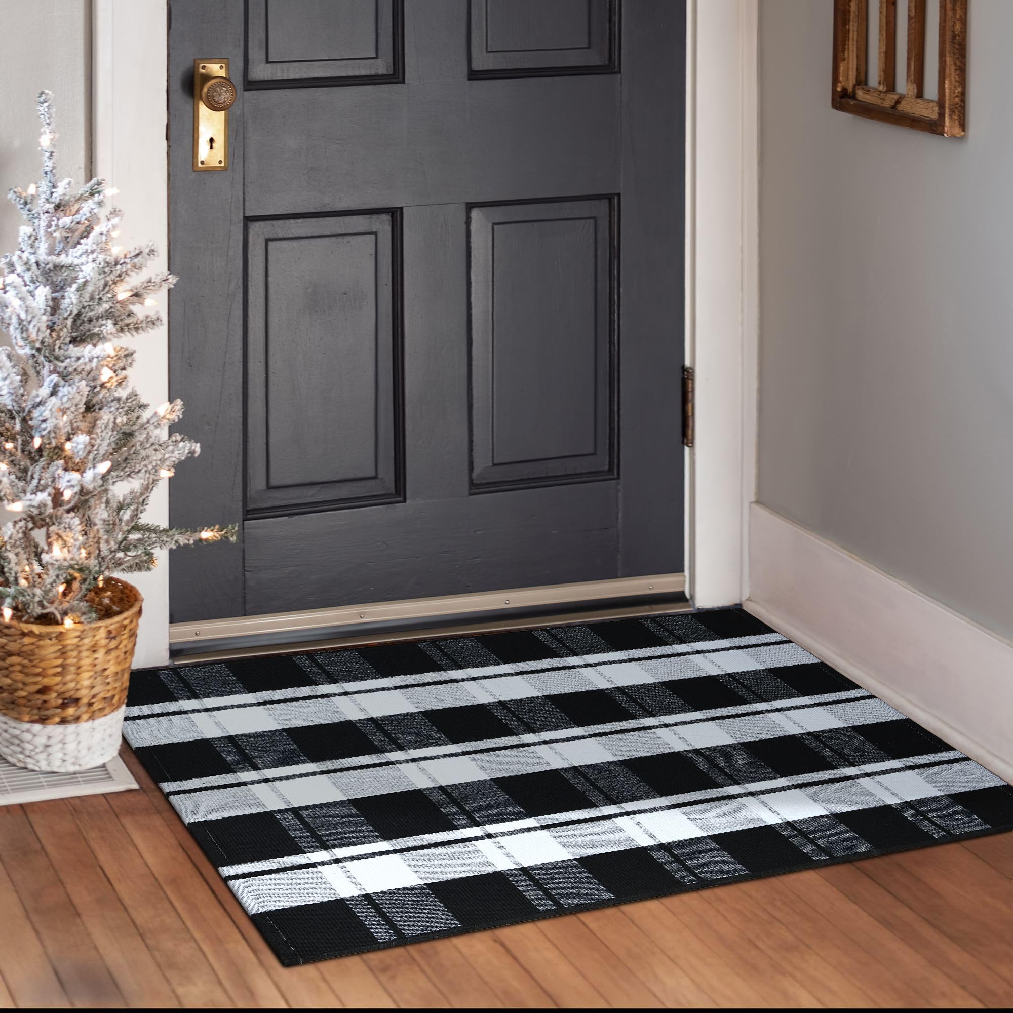 Ompaa Black and White Indoor Outdoor Rugs, 27.5x43 Inch Hand-Woven Cotton Buffalo Plaid Checkered Rug, Anti-Skid Layered Doormats, Machine Washable Front Porch Door Mats for Farmhouse Entryway Patio