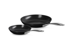 le creuset essential non-stick ceramic 2 pc. frying pan set