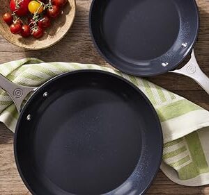 Le Creuset Essential Non-stick Ceramic Shallow Frying Pan, 12"