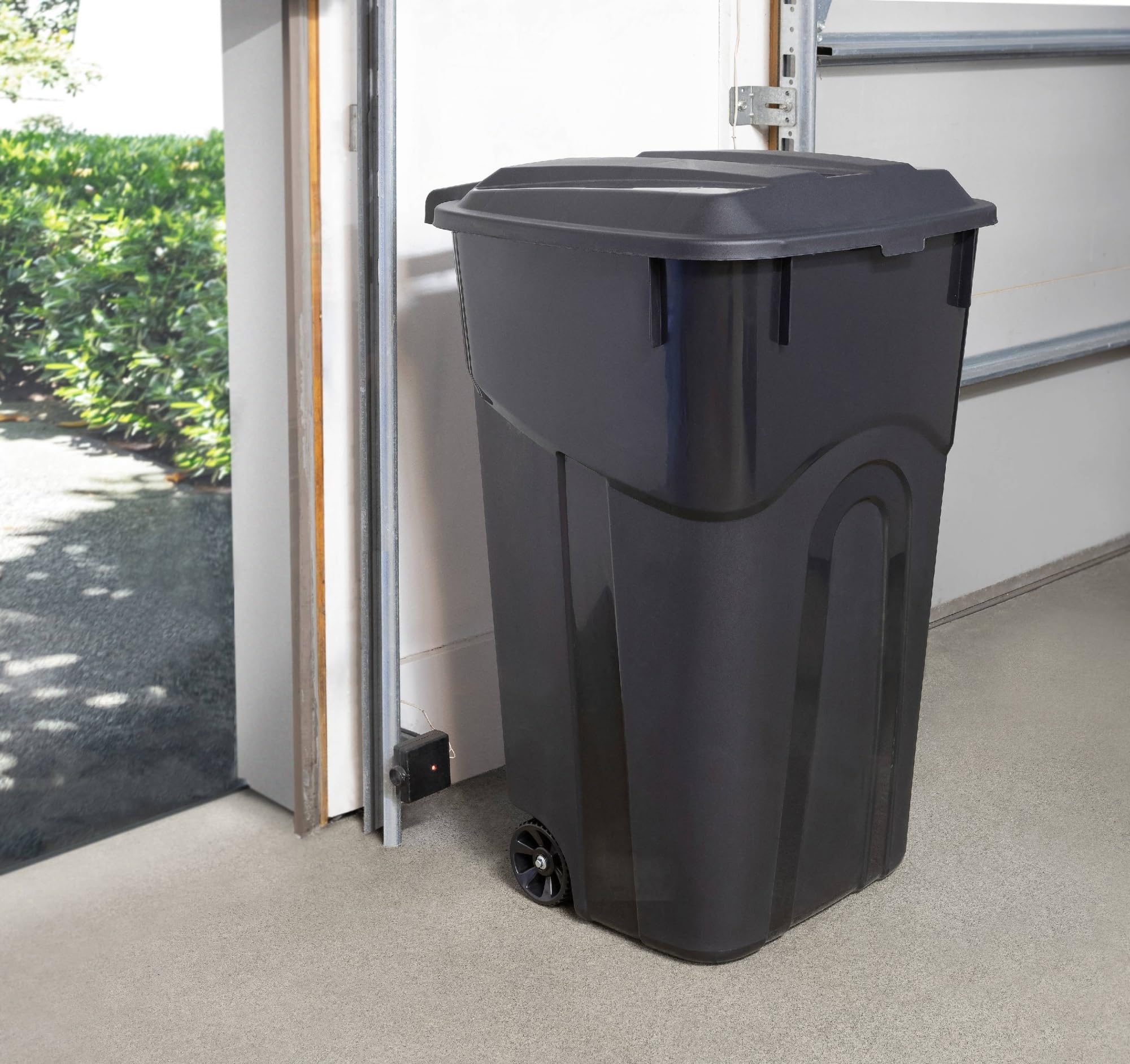 AZZiraLy 32 Gallon Wheeled Heavy Duty Plastic Garbage Can, Attached Lid, Black