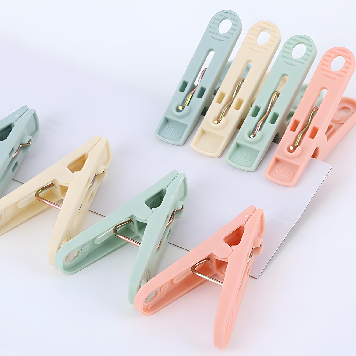 WaWacomp 20pack Clothes pins which are Plastic clothespins in Blue Color, Used to Clip Socks, Clothes, Towels, Duvet Covers Clothing pins.