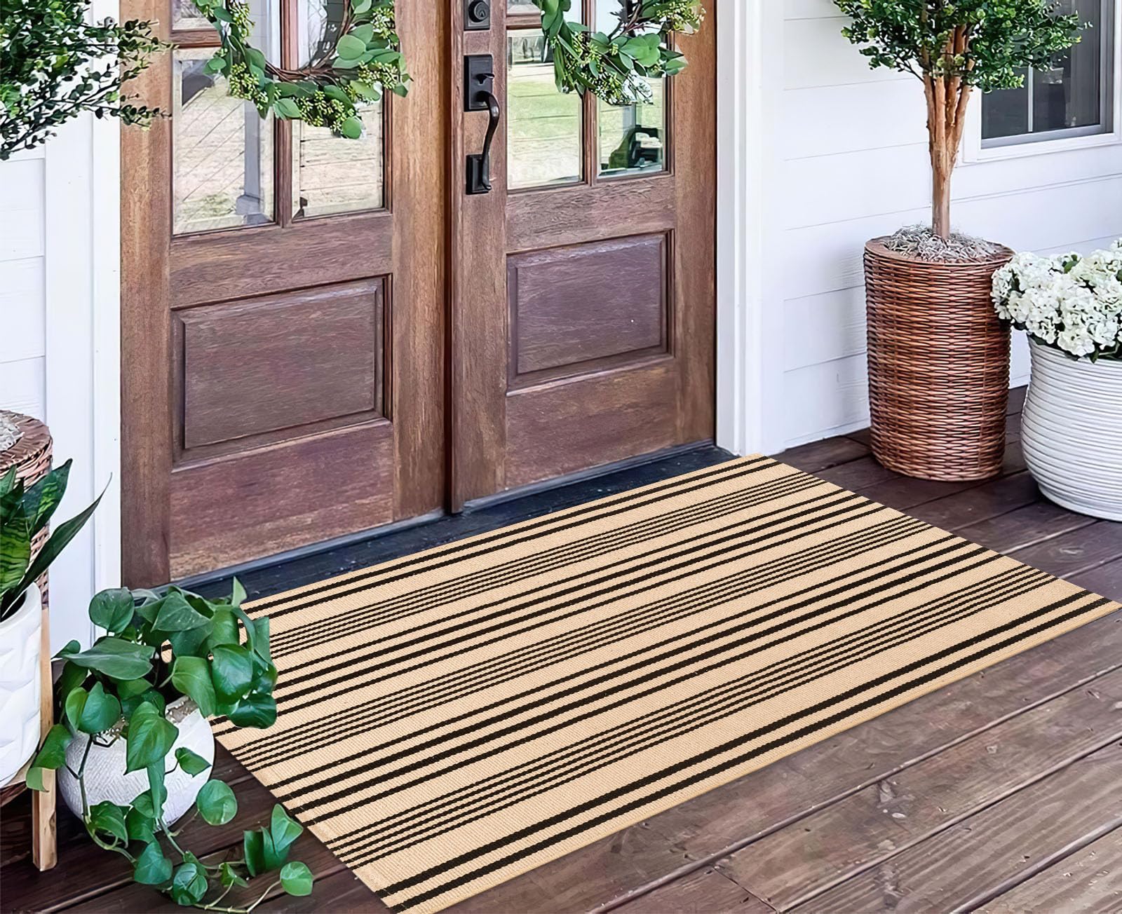 Black and Tan Striped Outdoor Rug 2'x4',Front Porch Rug Machine Washable Front Door Mat Entryway Throw Rug for Front Porch Indoor Outdoor Doormat