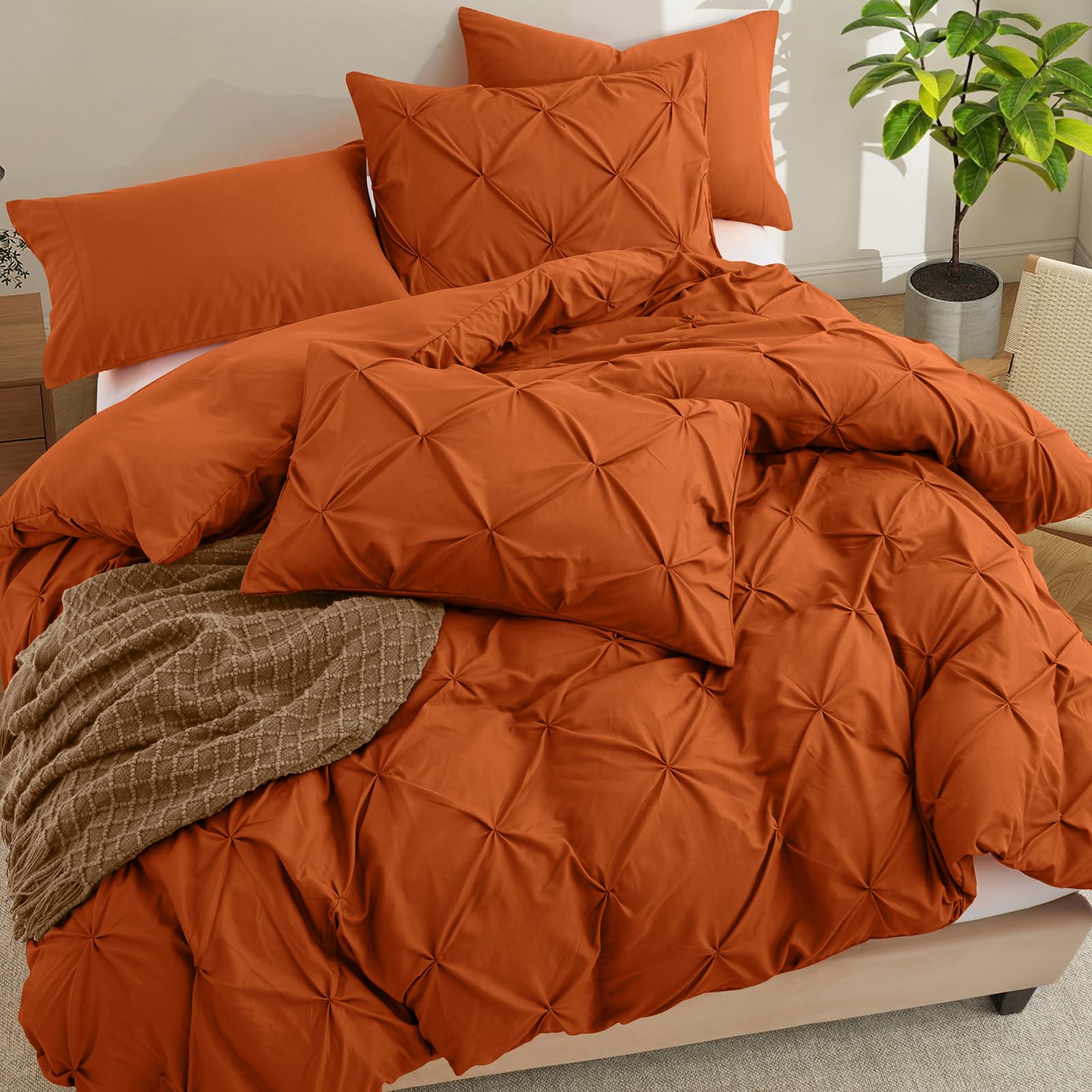 VACVELT 5 Piece Pinch Pleated Duvet Cover King Size Set, Burnt Orange Pintuck Duvet Cover with Zipper & 8 Ties, Shabby Chic Microfiber Duvet Cover + 2 Pillow Shams + 2 Pillowcases, No Comforter