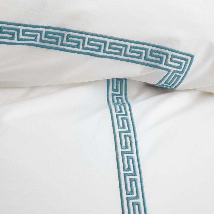 The Tangerine Store 3-Piece Maze Cotton Sateen Duvet Cover Set (102x90 inches) - King Size, White with Teal Blue Embroidered Edge - Zip Closure, 4 Corner Ties, Pre-Washed Fabric