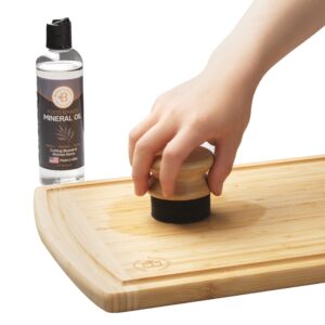 Cutting Board Oil Applicator - Brush for Applying Mineral Oil, Wax, and Wood Oil on Cutting Boards, Butcher Blocks, Bamboo, and Wooden Utensils - Oil Applicator for Sealing Maintaining Wood Surfaces