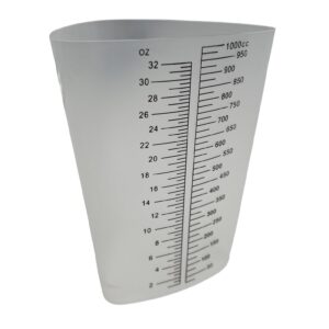 32 oz Graduated Plastic Triangular Container Three-Sided Beaker for Measuring and Mixing (Pack of 20)