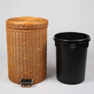 APXMMVW Nordic Creative Natural Vine Trash Bin Slow Down Silent Pedal Trash Bin with Lid Fashionable Rural Style Waste Paper Basket (Color: Yellow, Size: 5L)