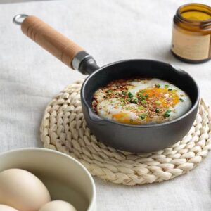 One Egg Frying Pan, Cast Iron Skillet Mini Egg Pan Omelet Pan Butter Warmer Pot with Dual Spouts Mini Induction Eggs Pan Single Egg Frying Pan with Handle Soup Sauce Pan