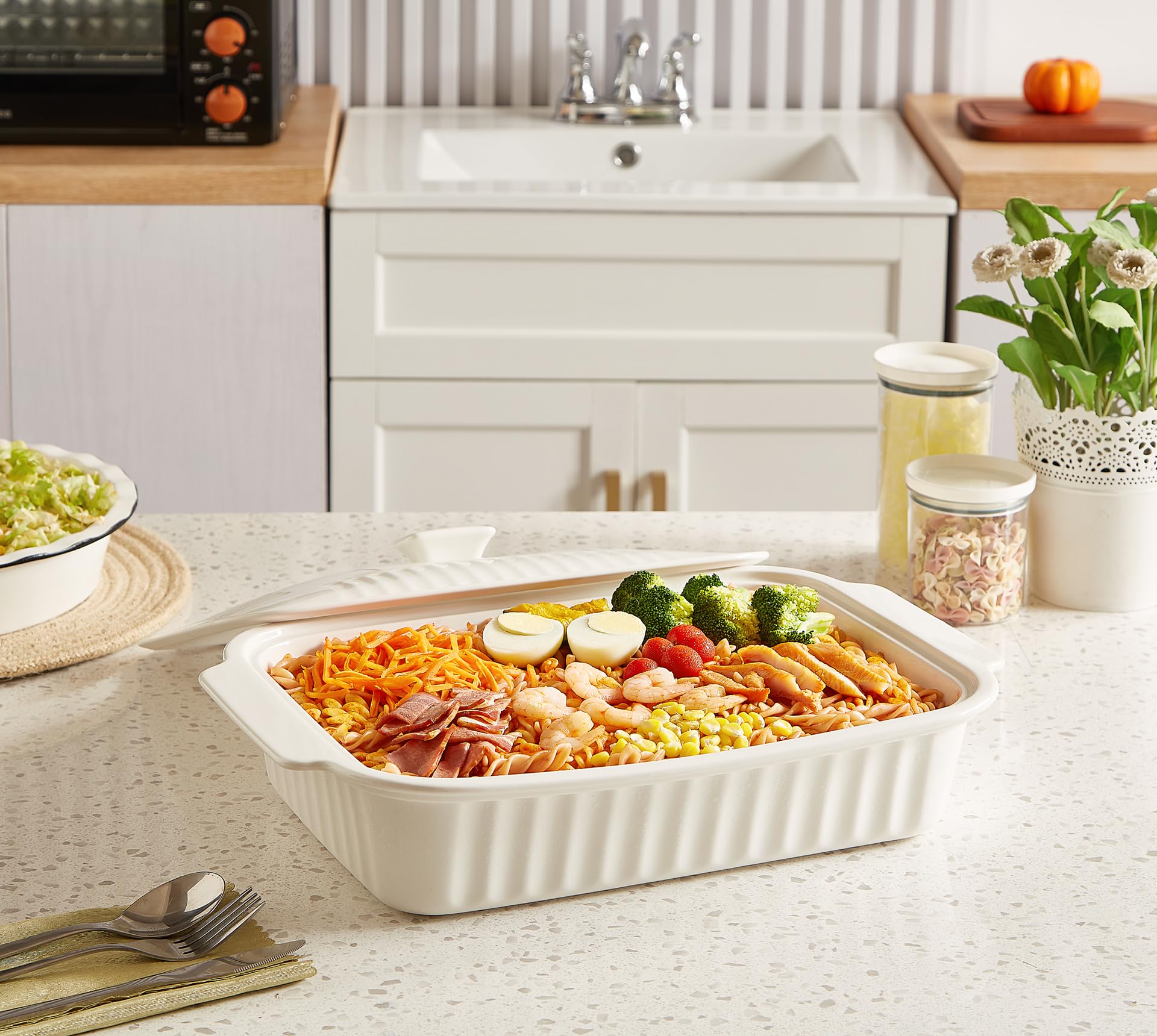 Casserole Dish with Lid, 5.6 Quart Covered Casserole Dish Cookware, 9x13.5 Deep Baking Dish for Oven,Lasagna Pan Ceramic Bakeware for Baking, Easy to Clean, White