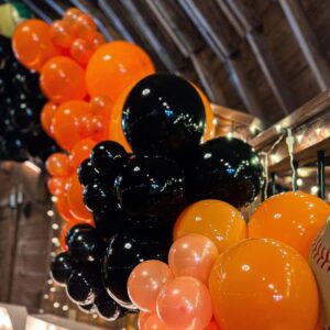 ADOINBY Black and Orange Balloons, 70Pcs 12inch Black Orange Latex Balloon and Confetti Balloons for Halloween Celebration Trick or Treat Party Spooky Ghost Party Bar Anniversary Graduation Decoration