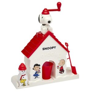 snoopy sno-cone machine, snow cone shaved ice maker ice shaver, snoopy house shaped shaved ice maker comes with fruit punch flavor packet, ages 6 and up