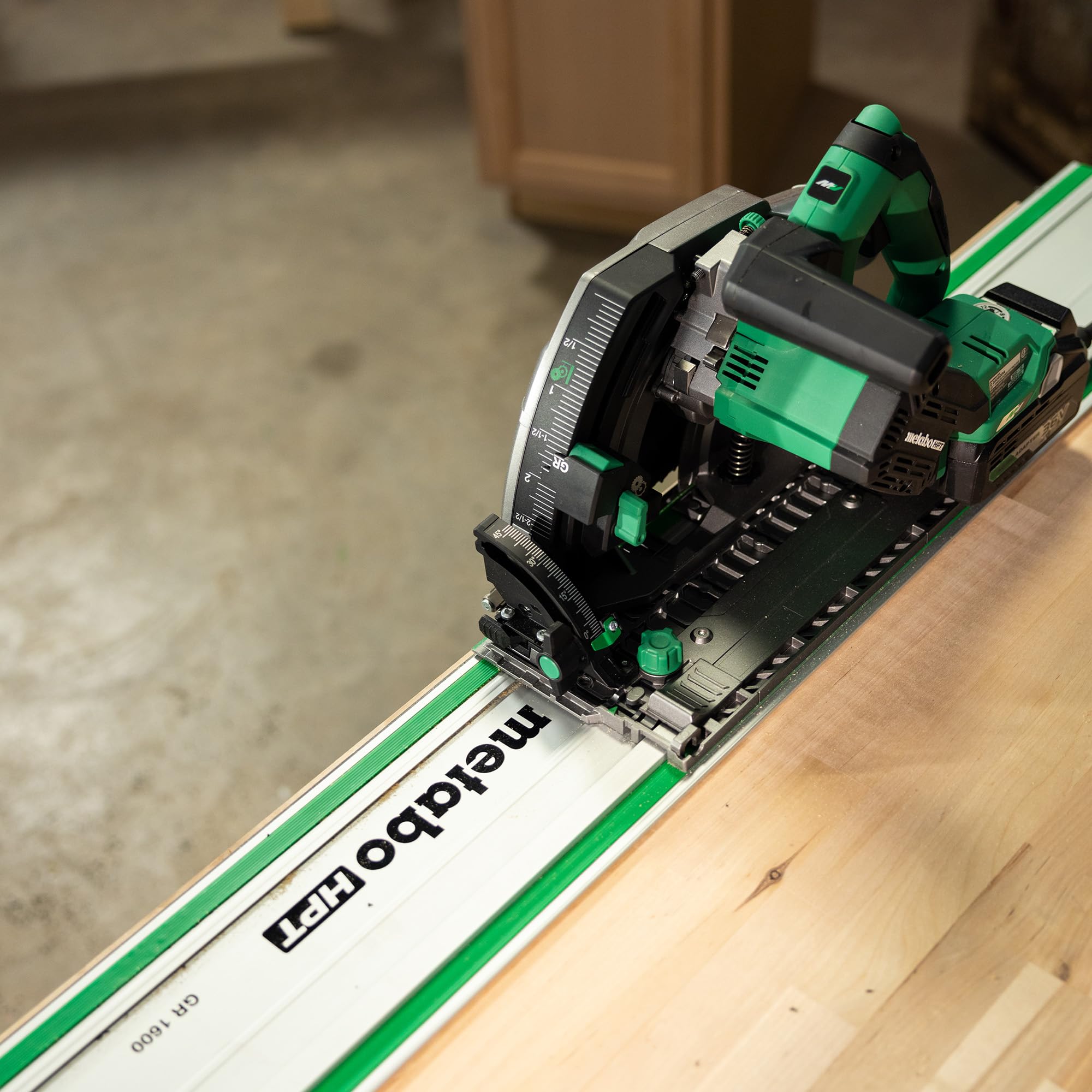 Metabo HPT 36V MultiVolt™ Cordless Circular Track Saw Kit, Includes 1-36V/4.0Ah Battery, 6-1/2-Inch Blades, Hard Case, 2-19/32-Inch Cutting Depth, Lifetime Tool Warranty, C3606DPA