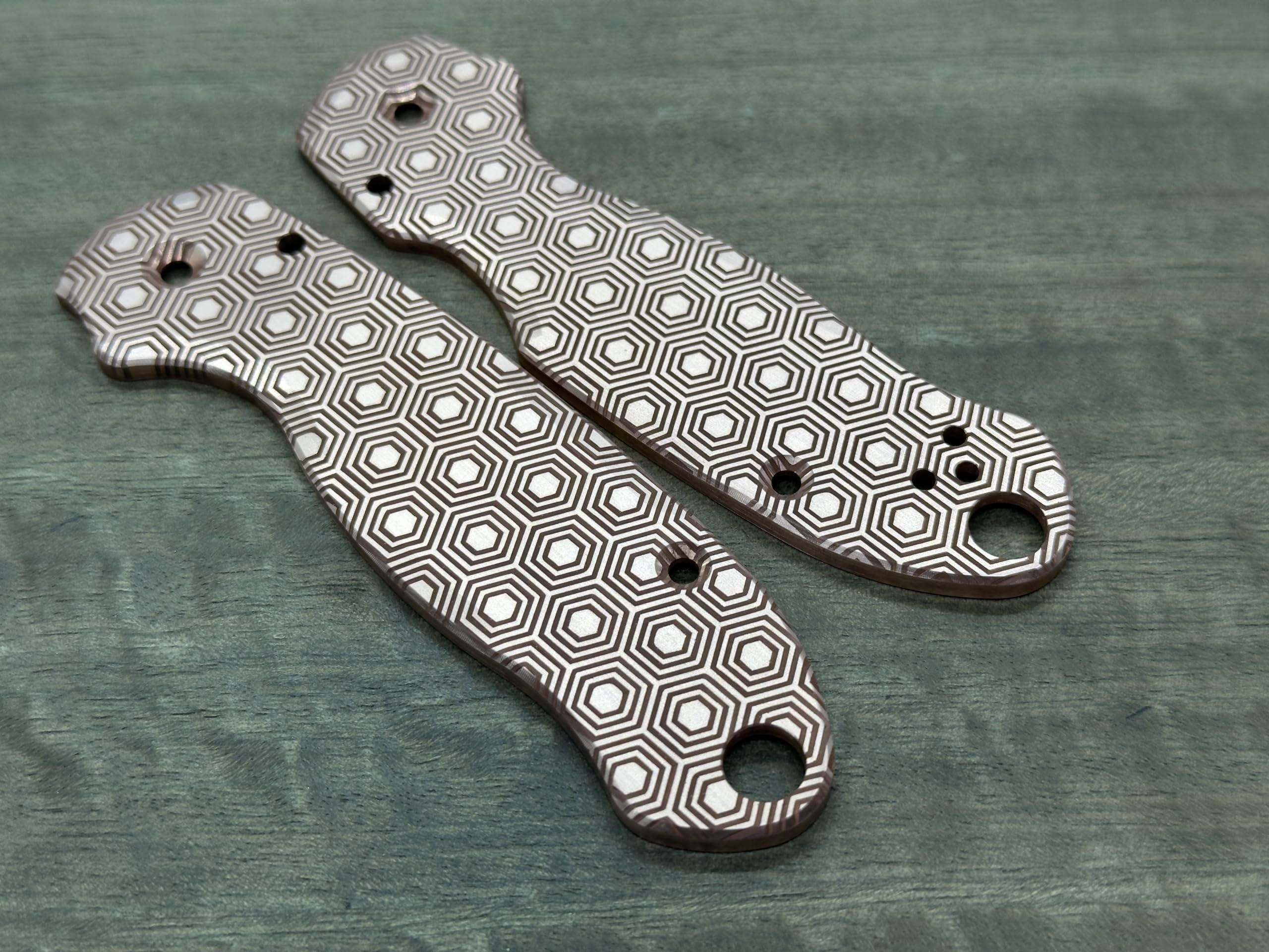 HONEYCOMB engraved Copper Scales for Spyderco Para 3