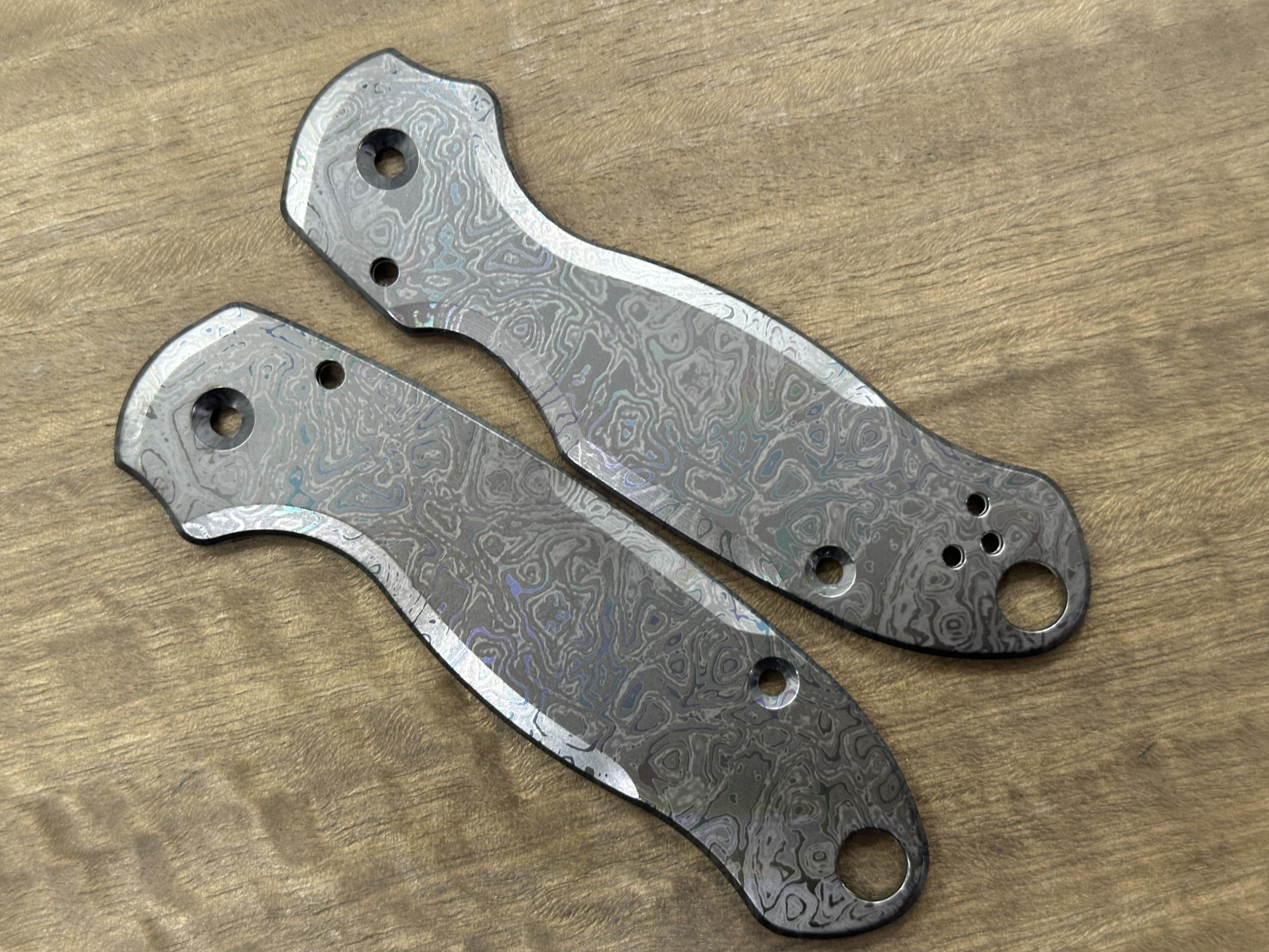 Alien Oil Slick Engraved Black Zirconium Scales for Spyderco para 3