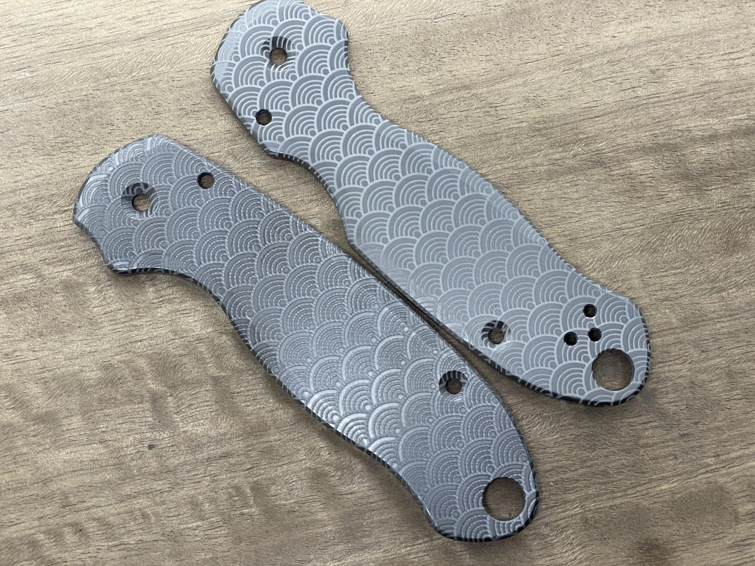 SEIGAIHA Zirconium Scales for Spyderco para 3