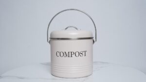 kitchen compost bin, 1.3 gallon metal countertop compost bucket with lid, indoor composter, beige