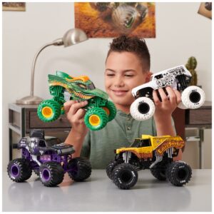 Monster Jam, Official Zombie Monster Truck, Collector Die-Cast Vehicle, 1:24 Scale, Kids Toys for Boys and Girls Ages 3 and up