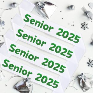 4Pcs White Senior 2025 Sash with Green Printing Letters, 2025 Graduation Celebrations Sashes, Class of 2025 Sash for Graduation Party, Senior Cheer Sashes, Cheerleader Sash, Class Competition Sashes