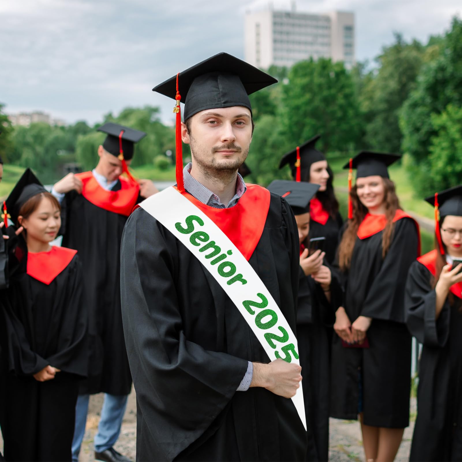 4Pcs White Senior 2025 Sash with Green Printing Letters, 2025 Graduation Celebrations Sashes, Class of 2025 Sash for Graduation Party, Senior Cheer Sashes, Cheerleader Sash, Class Competition Sashes