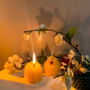 Beeswax Candles Bulk Set of 24pcs, Bee Candles with Little Bee Ornament Decors, Unscented & Dripless& Smokeless, Dia 1.77" x1.97" Each, Yellow