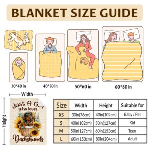 Kids Blanket Gifts - 60 x 50 Inches Cute Dachshund Throw Blanket for Kids, Adults - Beige Soft Fuzzy Warm Blanket for Bed, Travel