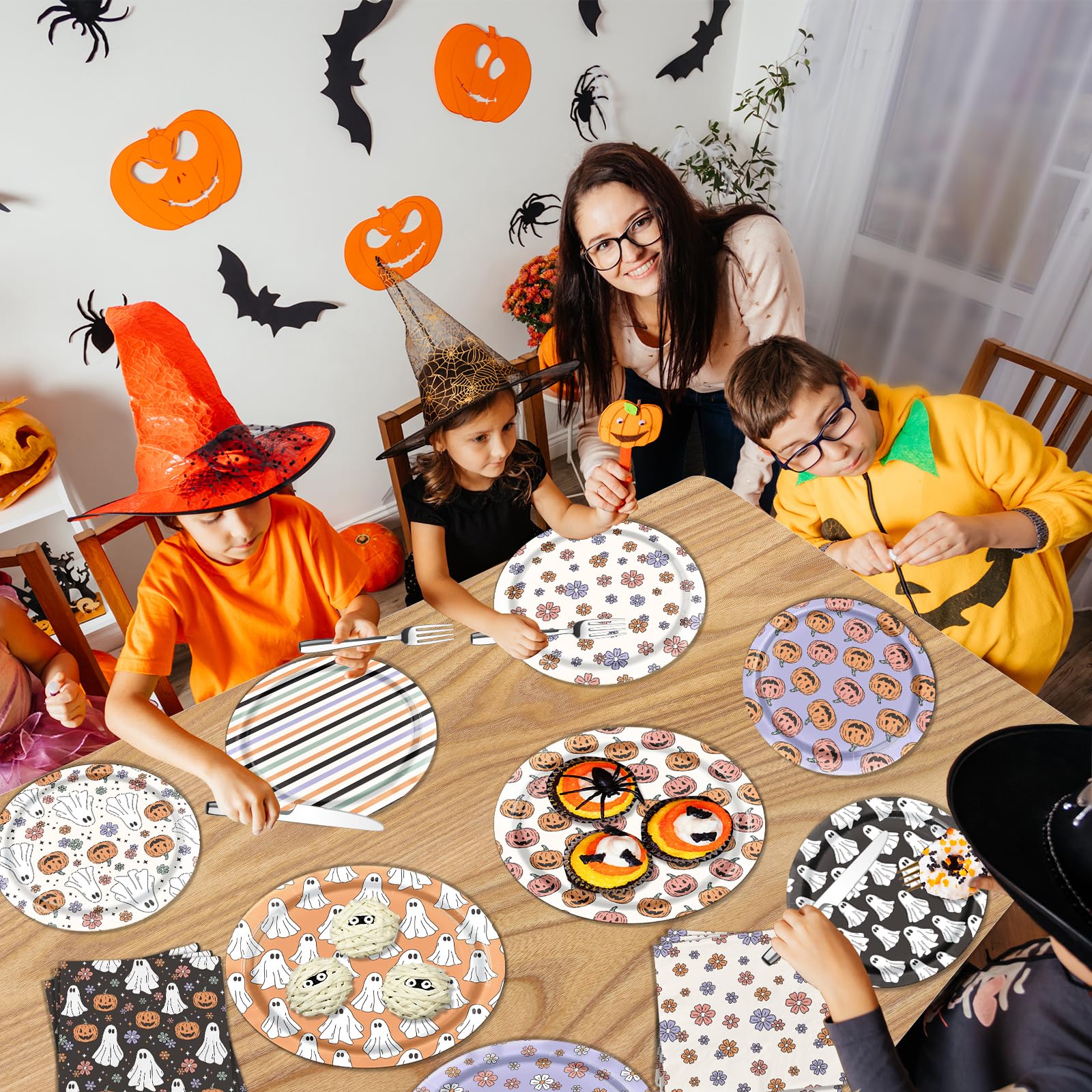 YTGUVBK Halloween Party Plates and Napkins, 60Pcs Halloween Party Supplies Tableware Set, Pumpkins Ghost Halloween Paper Plates Napkins for Halloween Birthday Party Decorations