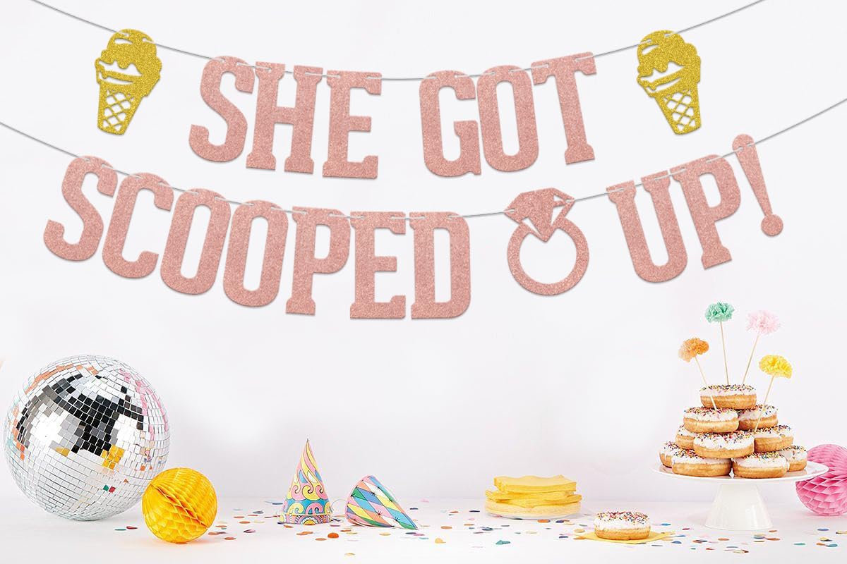 KEWUFD She Got Sco*ped Up Banner, Funny Bridal Shower Party Decoration for Women, Summer Theme Bachelorette/Bridal Shower/Engagement/Wedding Party Rose Gold Glitter