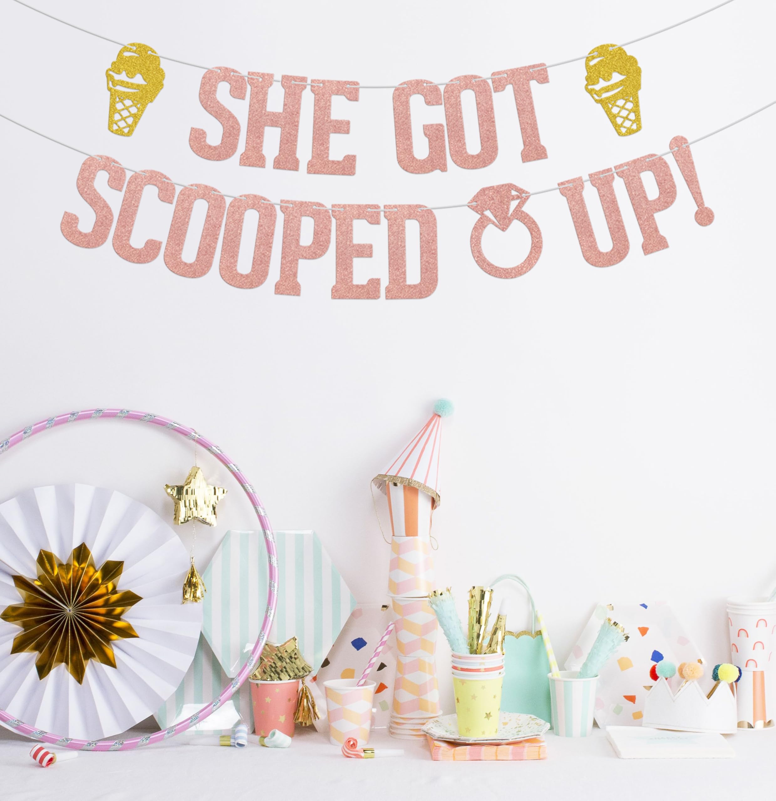 KEWUFD She Got Sco*ped Up Banner, Funny Bridal Shower Party Decoration for Women, Summer Theme Bachelorette/Bridal Shower/Engagement/Wedding Party Rose Gold Glitter