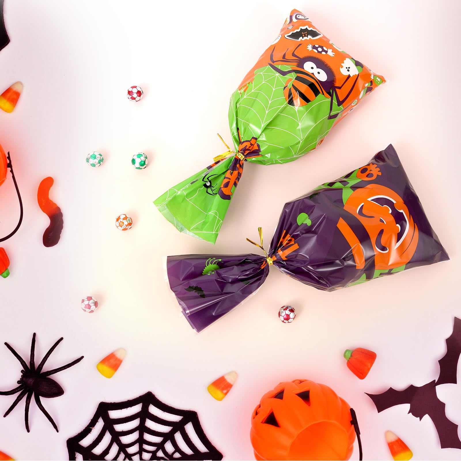 Sainyarh Halloween Cellophane Treat Bags, 50 Pcs Halloween Trick or Treat Candy Bags with Twist Ties, Cute Halloween Goodies Bags Gift Bags for Halloween Party (Style 01)