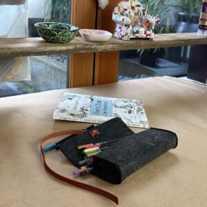 meori Felt Pencil Pouch with Artistic Vegan Leather Closure, Stylish Modern Design Durable (Anthrazite Grey, 1 Pack)