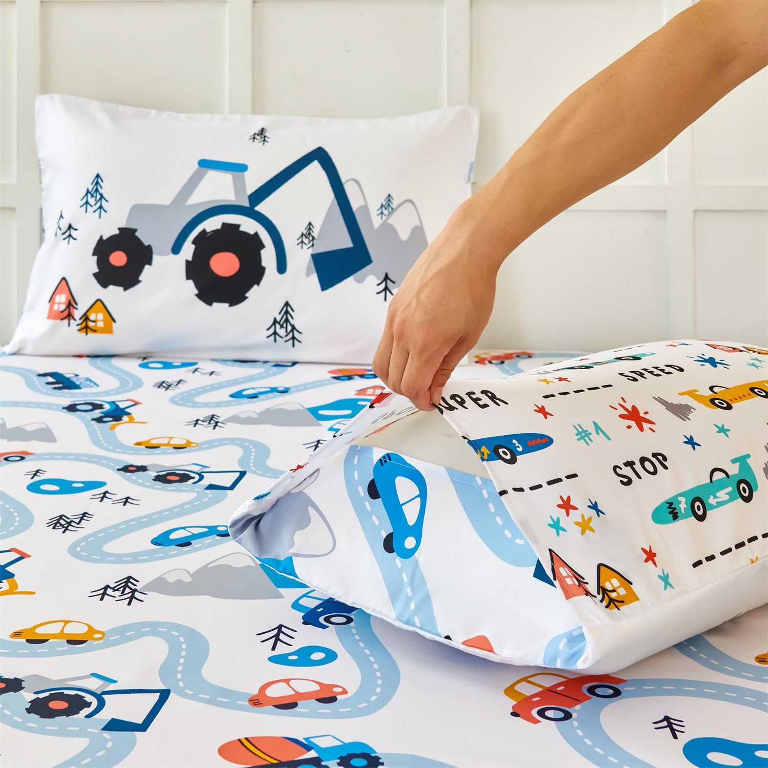 RYNGHIPY Kids Twin Bed Sheets: Cars Print Sheets Set for Boys - Breathable Wrinkle Free Microfiber Flat Sheet Fitted Sheet and Pillowcase (White,Twin)