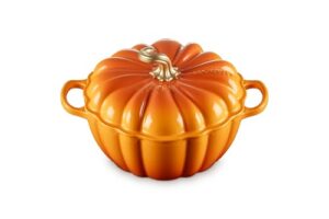 le creuset enameled cast iron figural pumpkin cocotte, 4 qt., persimmon with gold figural knob