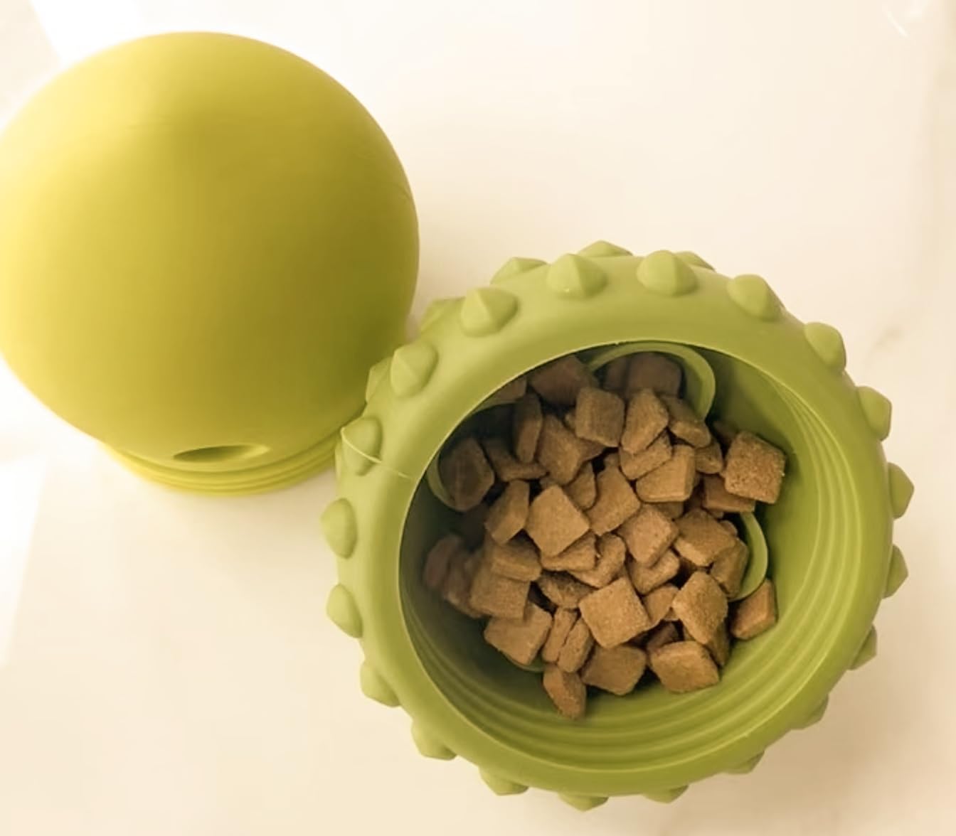 PiPiCat Dog Treat Dispenser Toy Dog Puzzle Toys Interactive Treat Enrichment Dog Toy Stimulating Toys Acorn Shaped with Leakage Holes