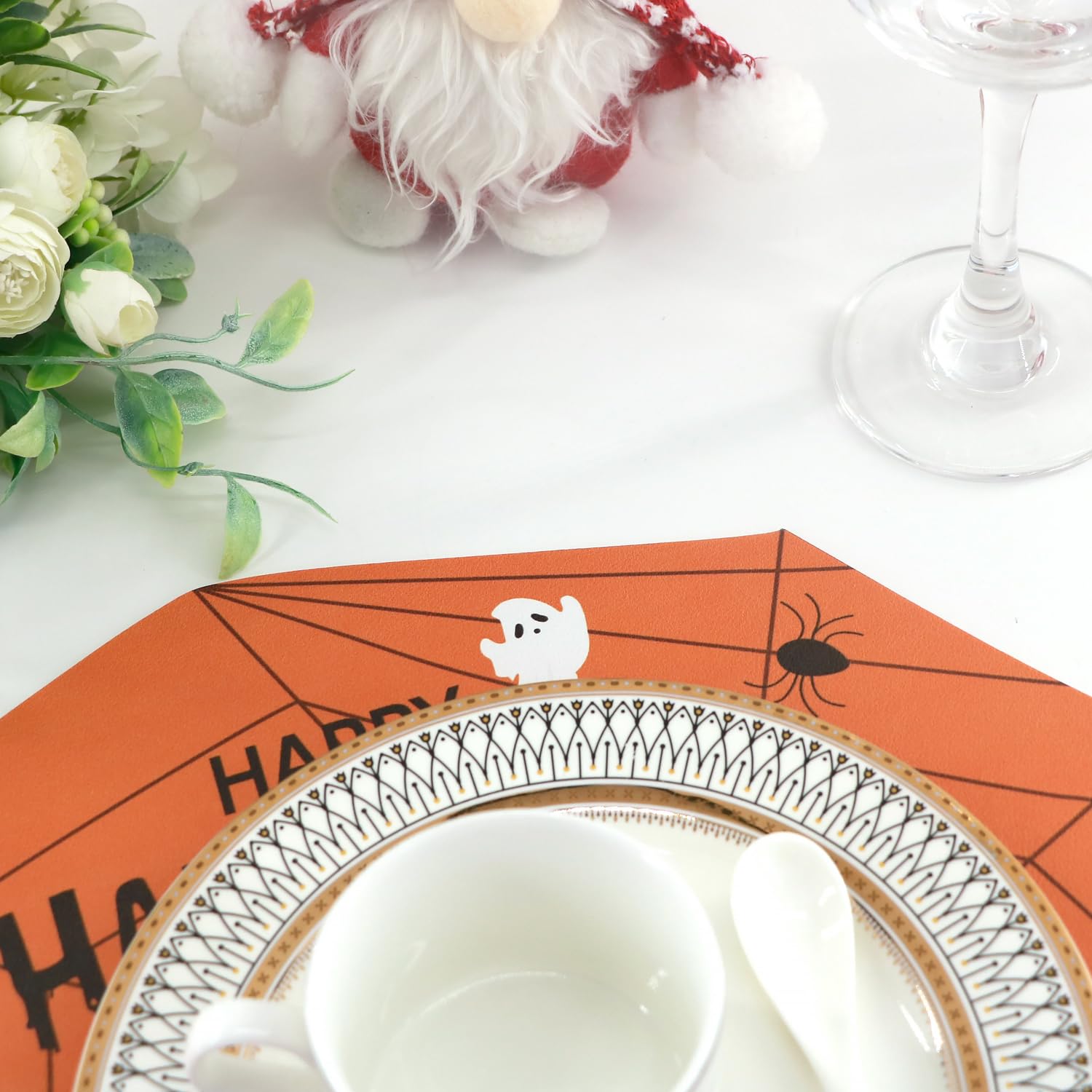 FemGe Halloween Placemats Set of 4 Ghost Bat Horror Orange Table Mats Round Faux Leather Thick Placemats Machine Washable Non-Slip Heat Resistant Place Mats for Kitchen Table Holiday Decor 14 Inch