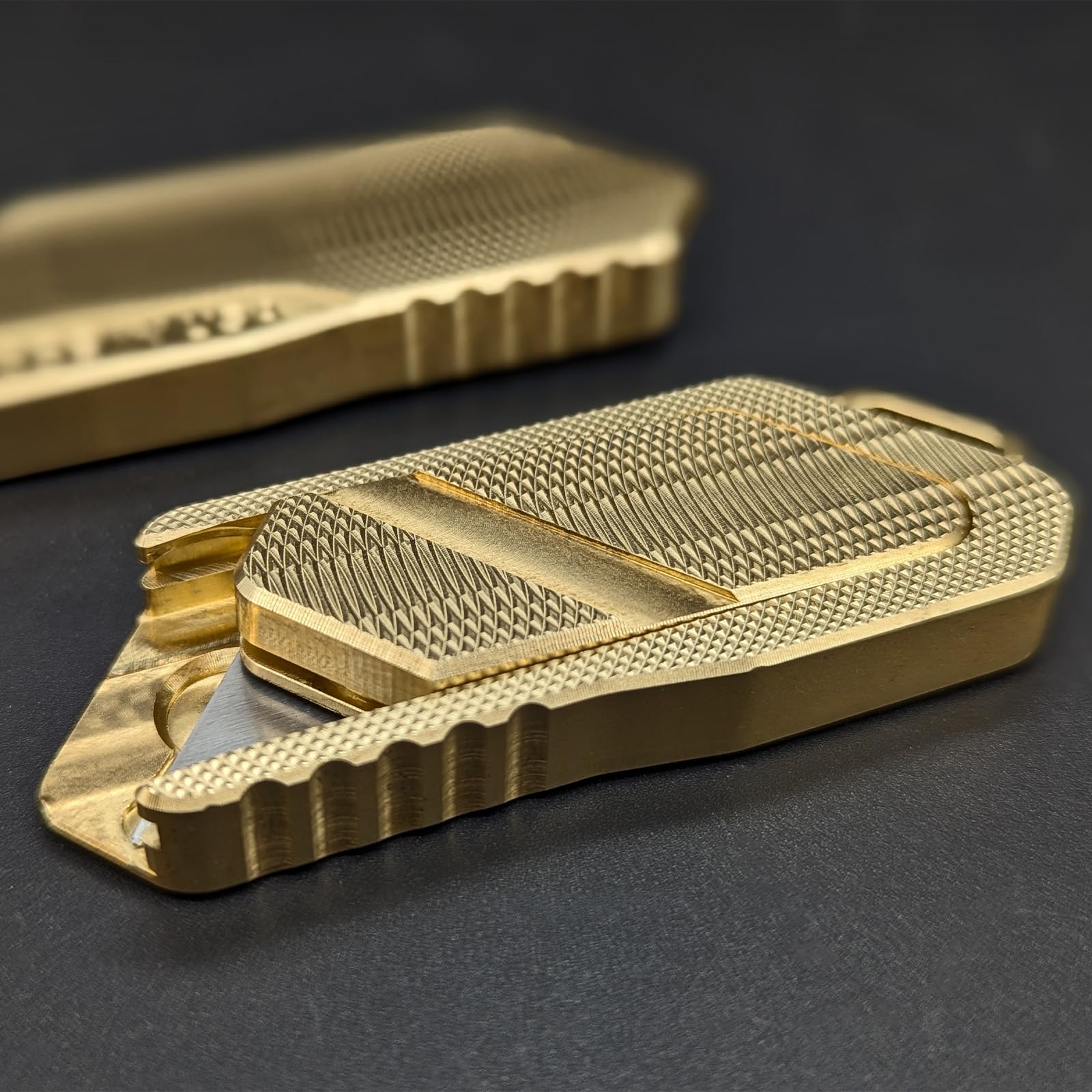 Milspin Magnus 2.0 Brass EDC Utility Knife with Retractable Razor and Internal Spare Blade Storage I 7 Blades Included I Made in USA