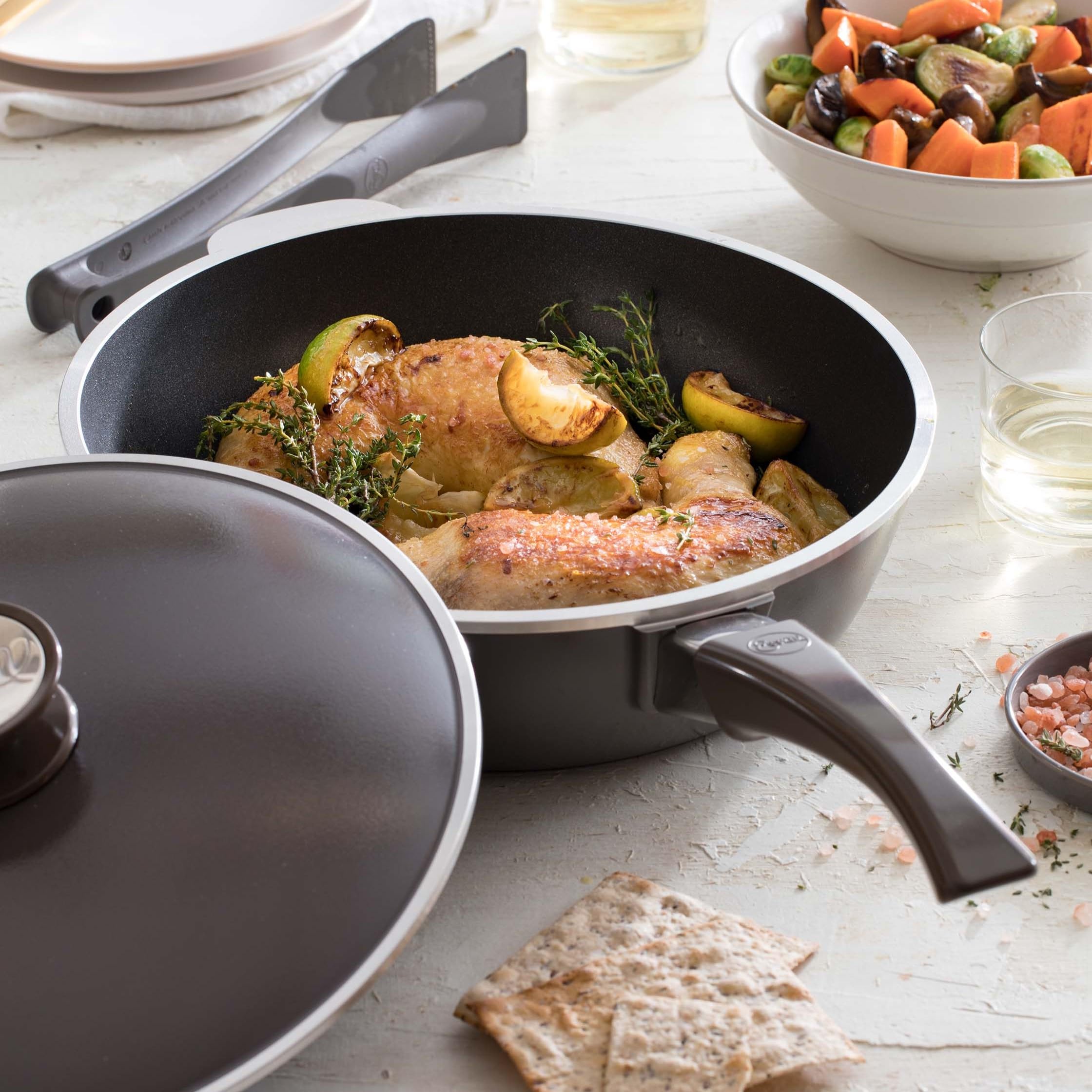 Essen 2524 Terra Sauté Pan - Contemporary Line - Cast Aluminum with Nova Trimium Nonstick Coating - for 4-5 Servings - Even and Healthy Cooking - Argentinian brand Essen now in the United States.