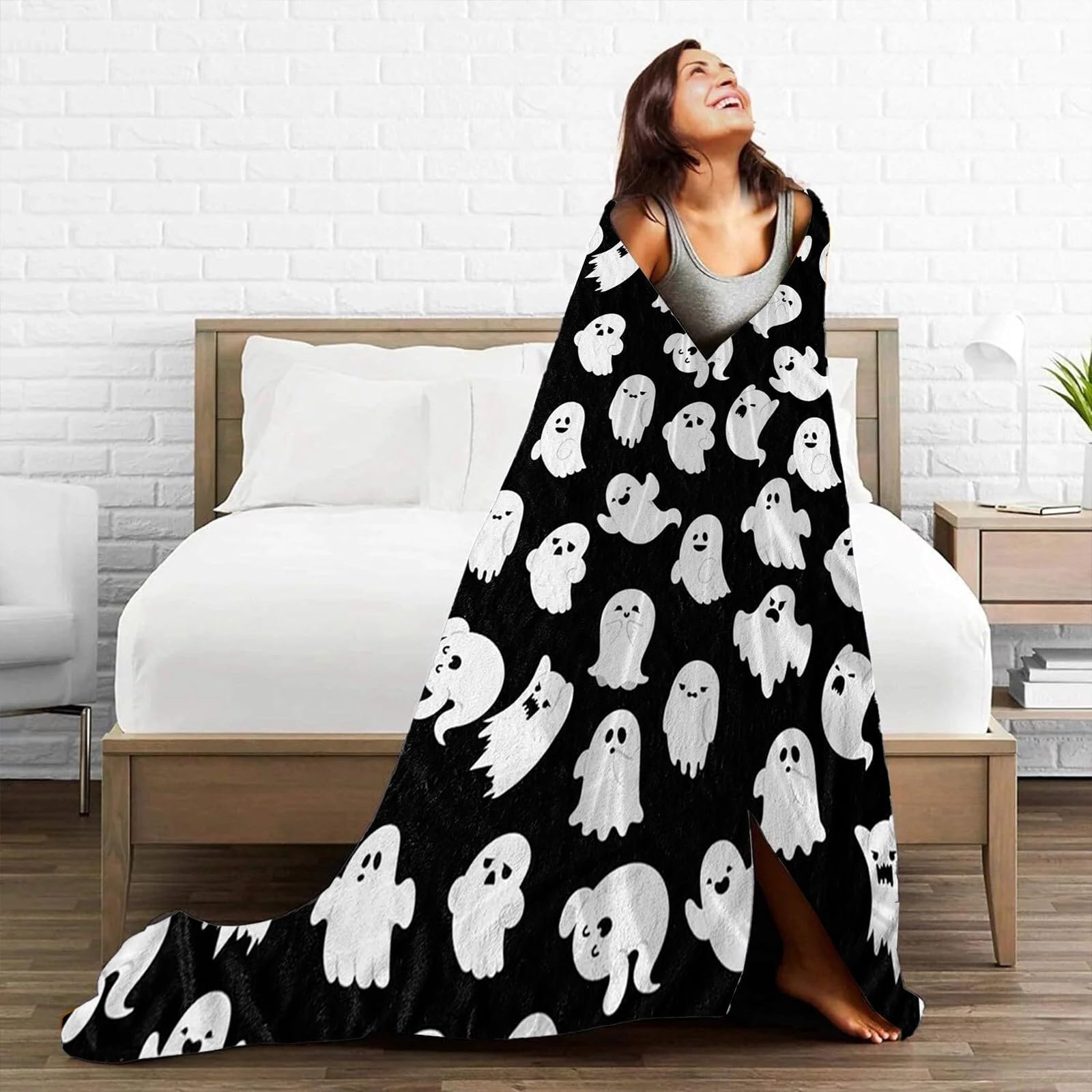 Halloween Blankets 40"x28" Super Soft Spooky Pumpkin Black Bats Ghosts Spider Webs Printed Throw Blanket Lightweight Fuzzy Halloween Decorations Blankets for Home Living Room Couch Bedroom Sofa