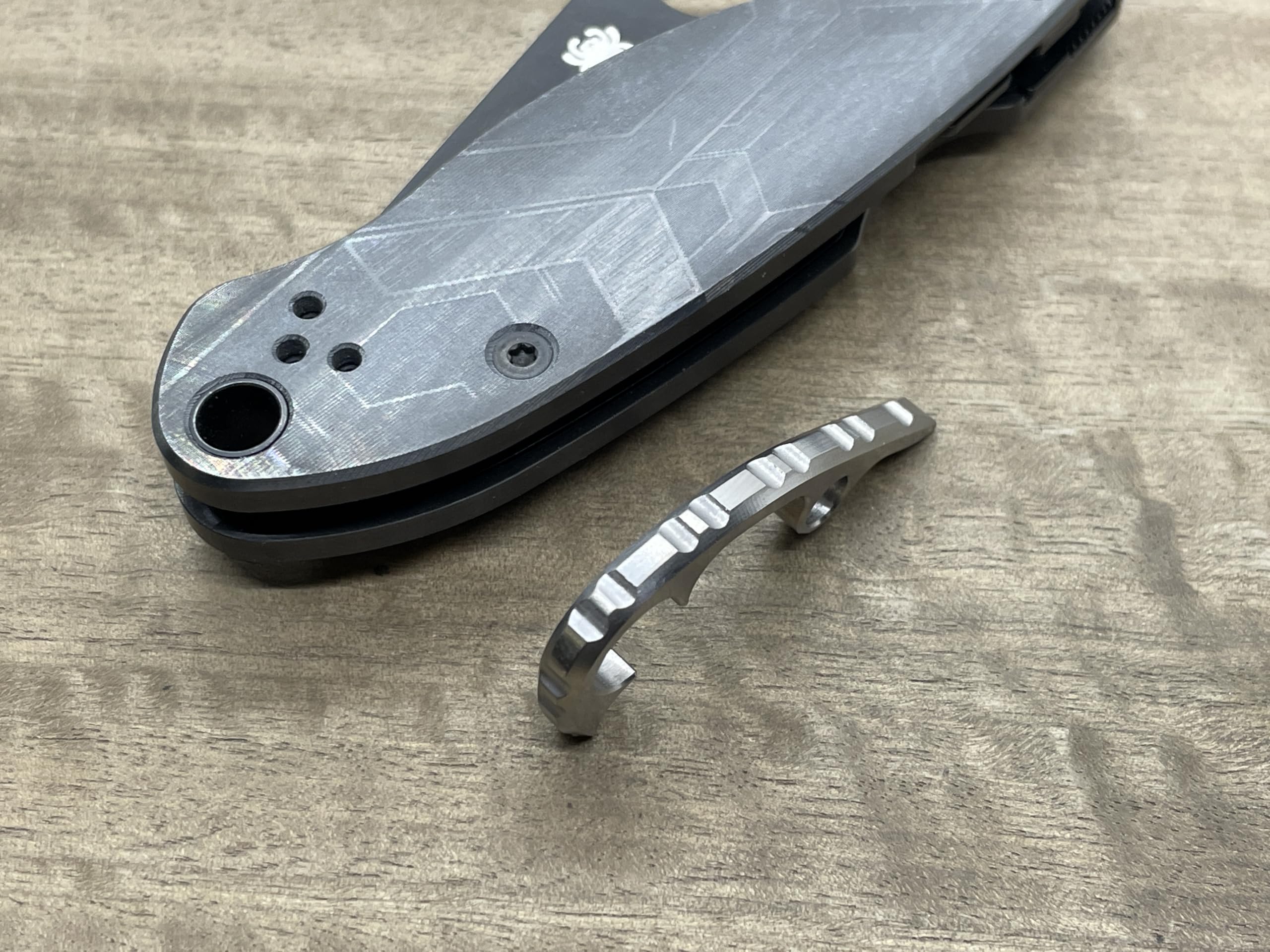 Metonboss Brushed Titanium Gear BACKSPACER for Spyderco PARA 3 (Brushed)