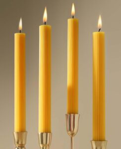 natural beeswax taper candles,8 inch long beeswax candle sticks,10 hour burn time tapered candle, dripless and smokeless beeswax tapers, for purified air spa relaxation christmas home decor(4pcs)