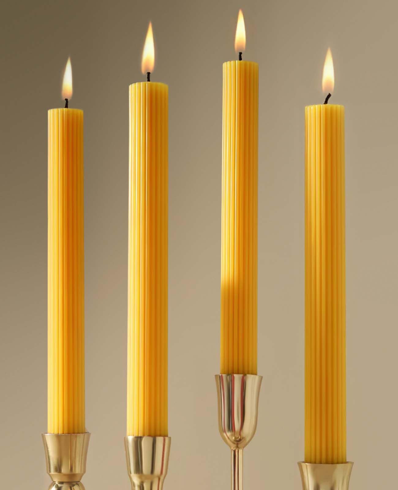 Natural Beeswax Taper Candles,8 inch Long Beeswax Candle Sticks,10 Hour Burn Time Tapered Candle, Dripless and Smokeless Beeswax Tapers, for Purified Air Spa Relaxation Christmas Home Decor(4pcs)