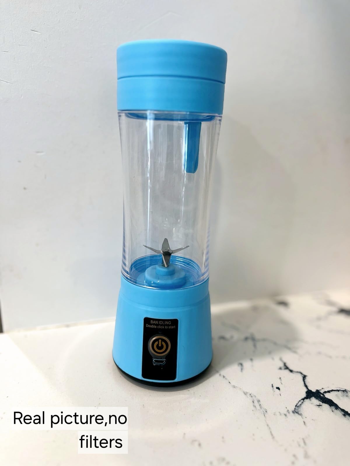 Freindly Trade,Portable Blender, Personal Size Blender for smoothies, juice and Shakes, Mini Blender with powerful motor, rechargeable battery, 4 blades, for home, travel, outdoors, office