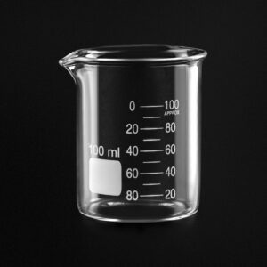 QWORK Sturdy Glass Beaker 100ml, Griffin Low Form, 6 Pcs, 3.3 Borosilicate Glass with Printed Graduation and Extra Large Marking Spot