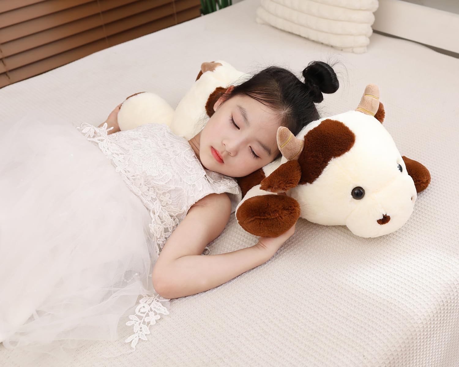 YESGIRL 25.6 inch 5 lbs Cow Weighted Stuffed Animals, Large Weighted Plush Animal, Cute Plush Toy Pillow, Soft Kawaii Plushie Gifts for Adults, Kids, Boys and Girls(Off-White)