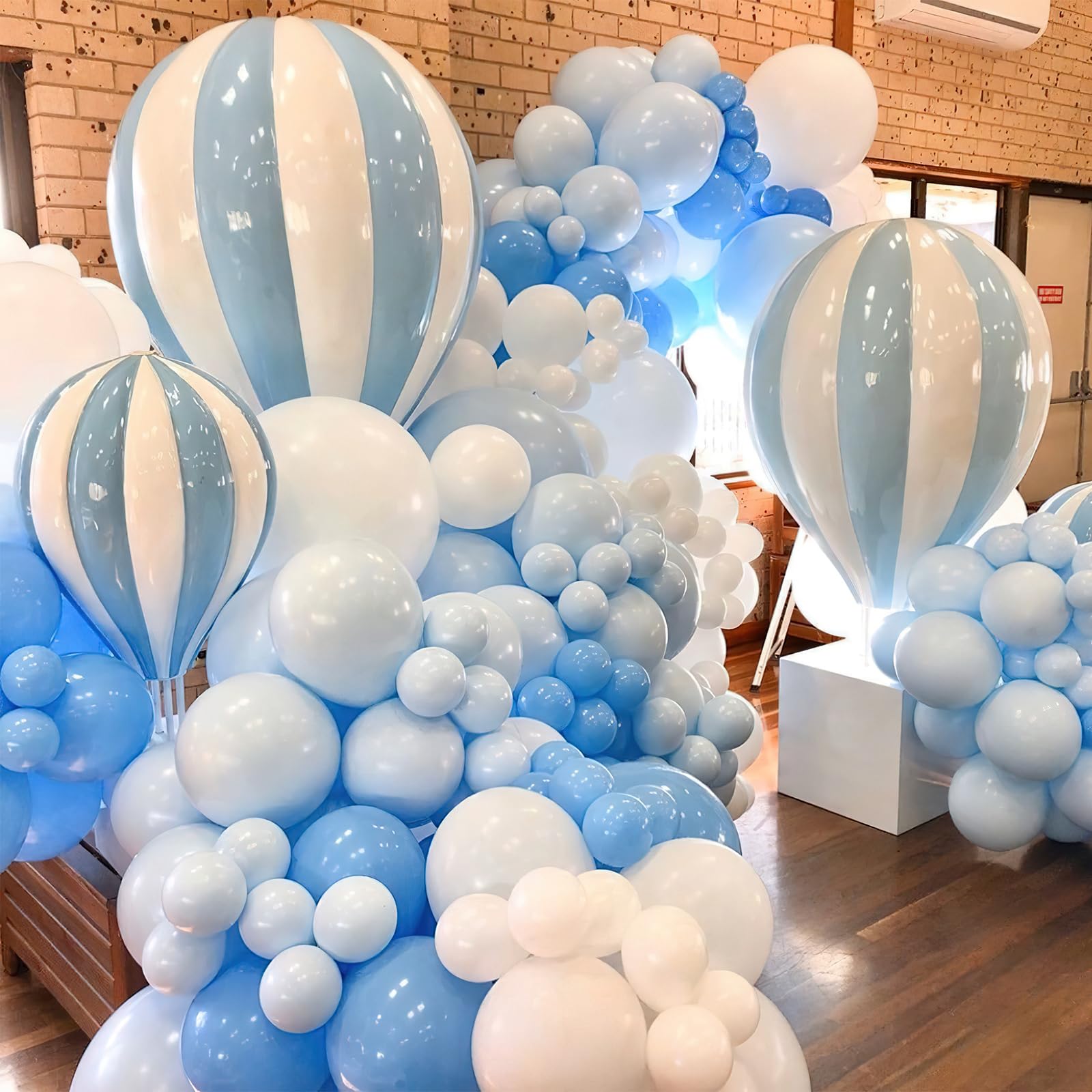 PartyWoo Baby Blue Balloons 140 pcs Blue Balloons Light Blue Balloons Different Sizes Pack of 18 12 10 5 Inch Pastel Blue Balloon Arch Kit Garland for Boy's Baby Shower Party Decorations Blue-Q13