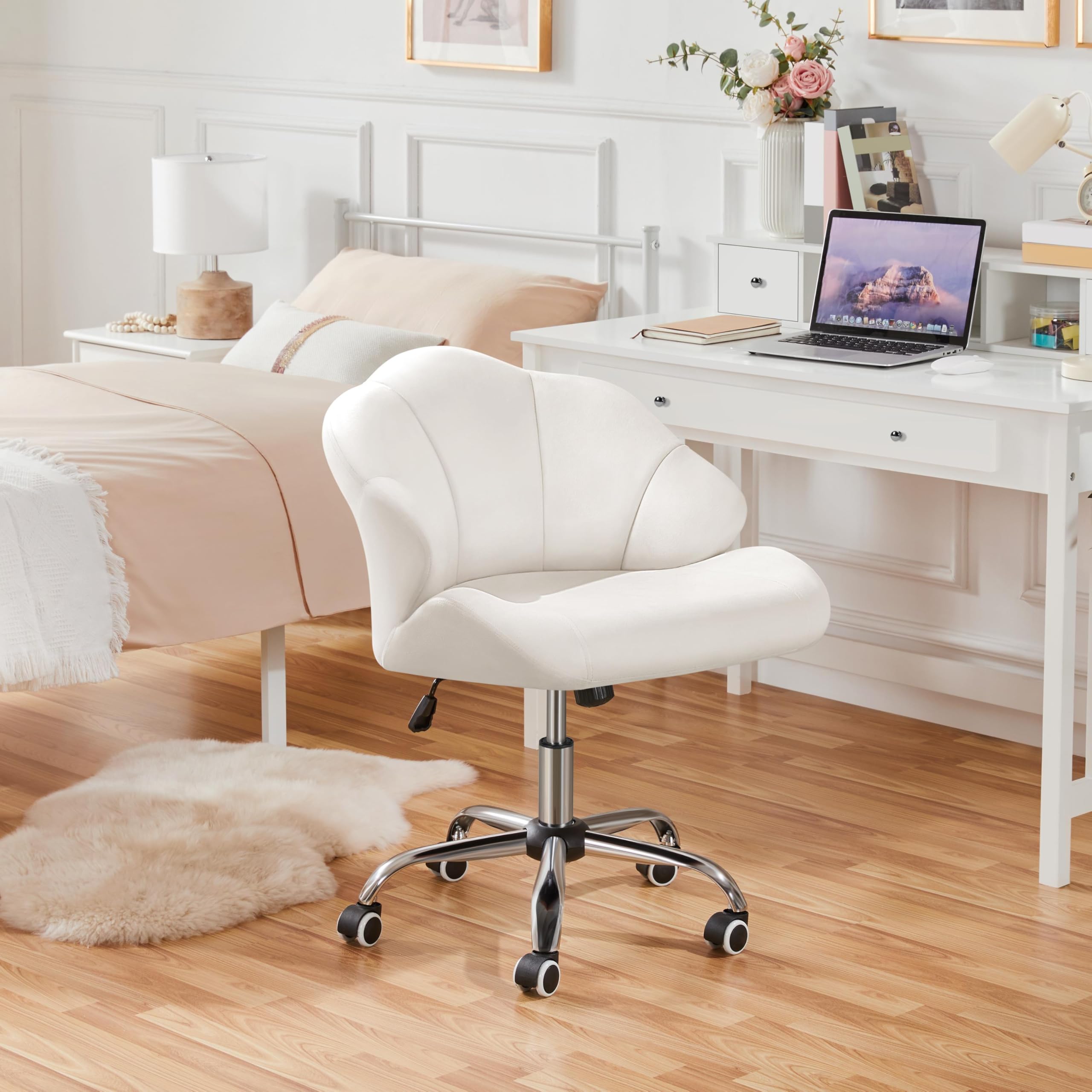 Yaheetech Cute Velvet Desk Chair Home Office Chair Shell-Shaped Back Vanity Chair Modern Swivel Chair with Wheels Adjustable Height for Bedroom White