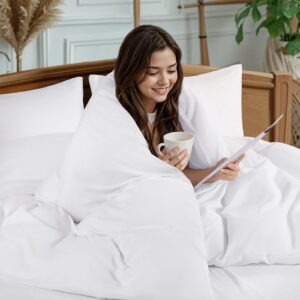 SONORO KATE Washed Microfiber Duvet Cover Queen Size Set - 1 Duvet Cover with 2 Pillow Shams - 3 Pieces, Soft & Breathable Comforter Cover - Zipper Closure(White-4,Queen)