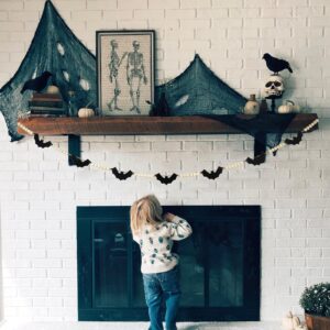 Halloween Garland Decorations - Adjustable Spooky Hanging Black Felt Bat Garland Fireplace Decor - Aesthetic Boho Wood Beads Mantel Garland for Home Room Indoor Farmhouse Office Wall Halloween Decor