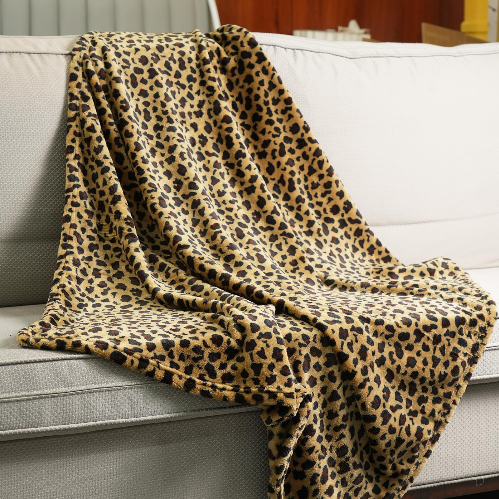 MERRYLIFE Leopard Throw Blanket Decorative Fleece Throw | Ultra-Plush Colorful Girls Boys | Couch Blanket Travel Lap | (40" 50", Cheetah)