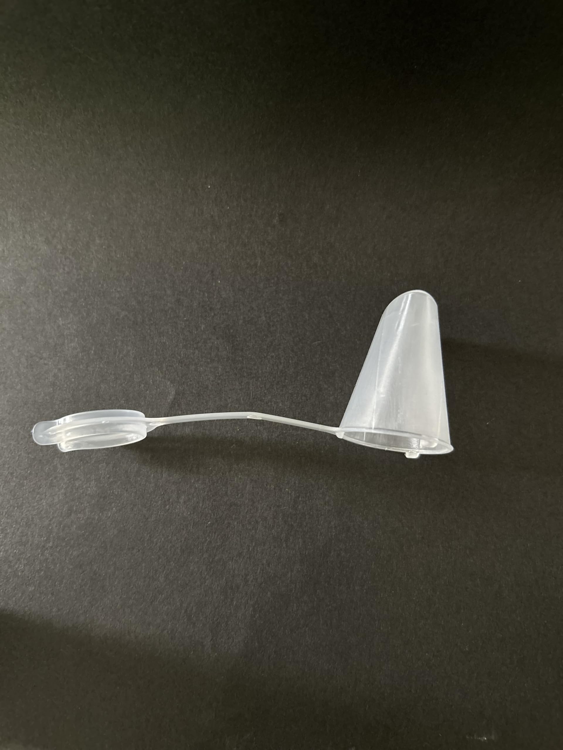 Generic Incentive spirometer cap- SpiroCap- covers The mouthpiece of The incentive spirometer breathing device. Keeps The mouthpiece clean and protected.