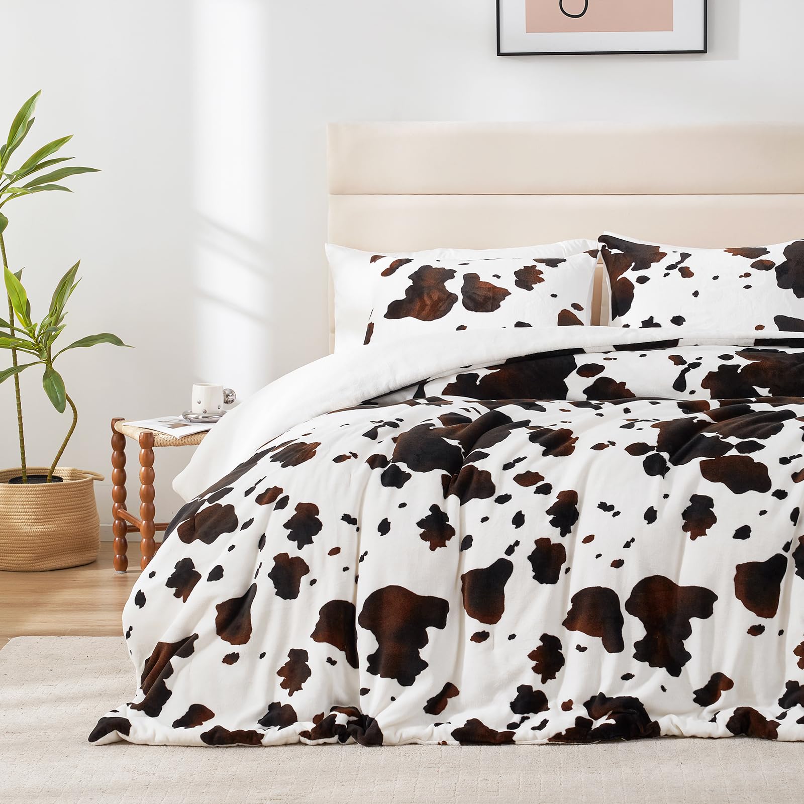 Cozy Bliss Fluffy Comforter Set Queen Size Cow Print, Farmhouse Sherpa Bed Set, Ultra Soft Thick Bedding Set for Winter, 3 Pieces, 1 Fuzzy Comforter & 2 Pillow Shams